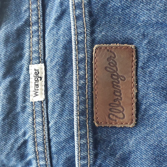 Wrangler Flare Jeans - Picture 3 of 15